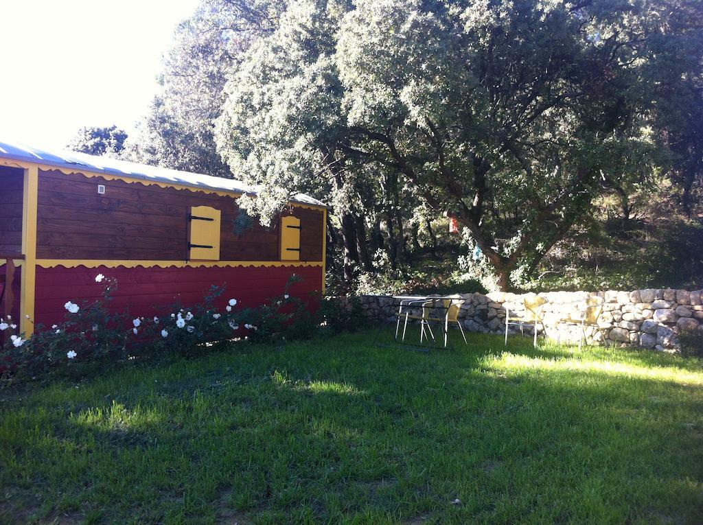Вілла Domaine Les Perpetus La Tour-d'Aigues Екстер'єр фото